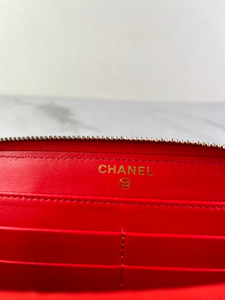 CHANEL Red Caviar Long Zipped Wallet