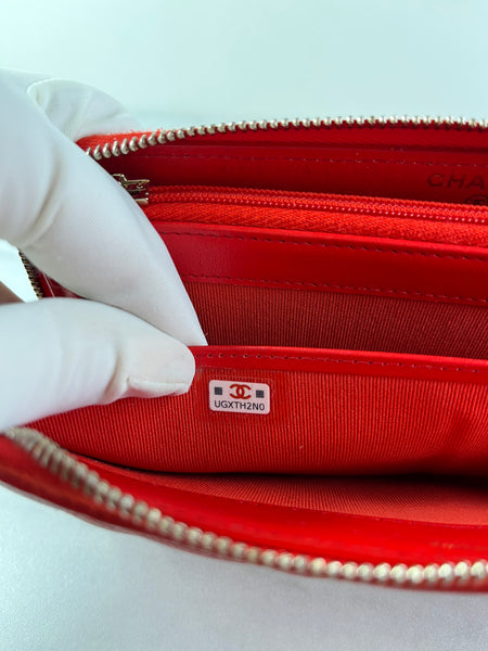 CHANEL Red Caviar Long Zipped Wallet