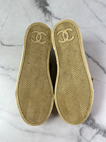 CHANEL Tan/Black Velvet CC Low Top Sneakers Size 36