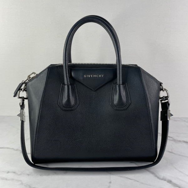 GIVENCHY Black Grained Leather Small Antigona Shoulder Bag