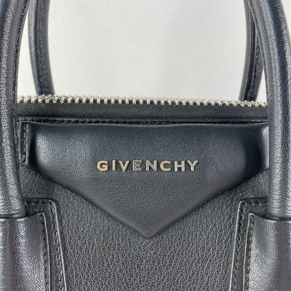 GIVENCHY Black Grained Leather Small Antigona Shoulder Bag