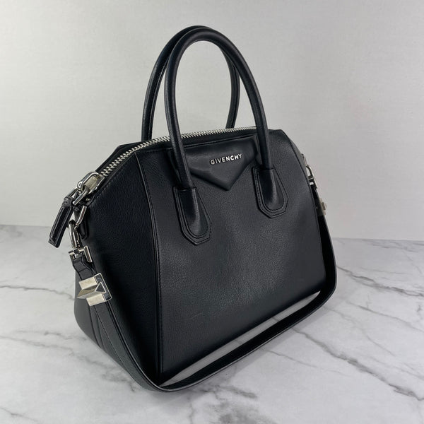 GIVENCHY Black Grained Leather Small Antigona Shoulder Bag