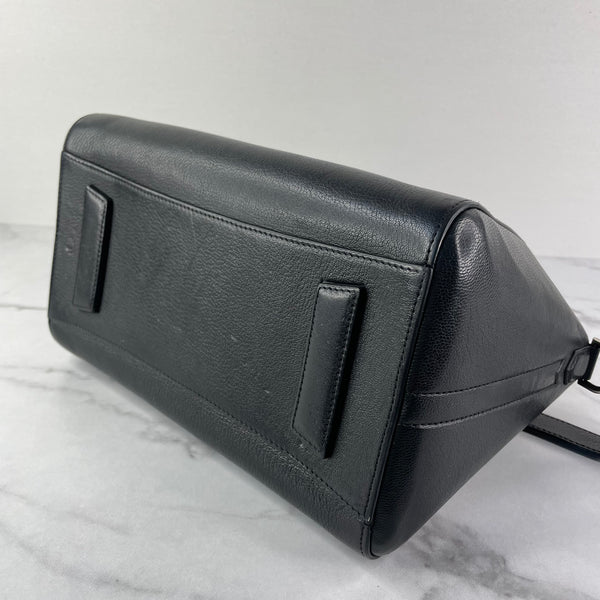 GIVENCHY Black Grained Leather Small Antigona Shoulder Bag