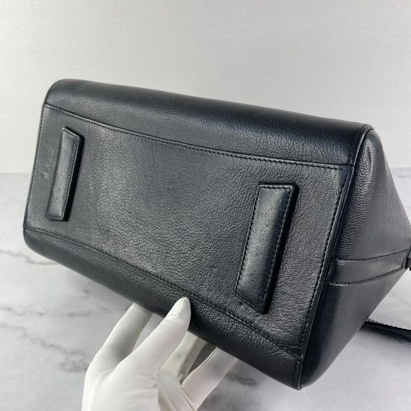 GIVENCHY Black Grained Leather Small Antigona Shoulder Bag