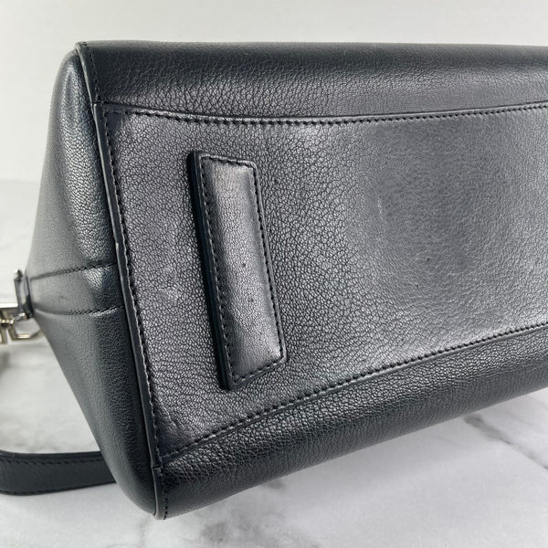 GIVENCHY Black Grained Leather Small Antigona Shoulder Bag