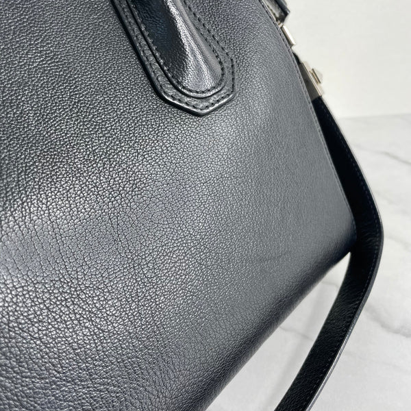 GIVENCHY Black Grained Leather Small Antigona Shoulder Bag