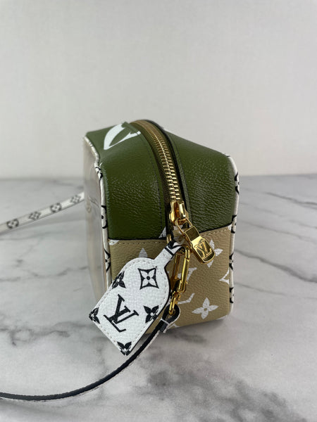 LOUIS VUITTON Monogram Kaki Giant Beach Pouch/Shoulder Bag