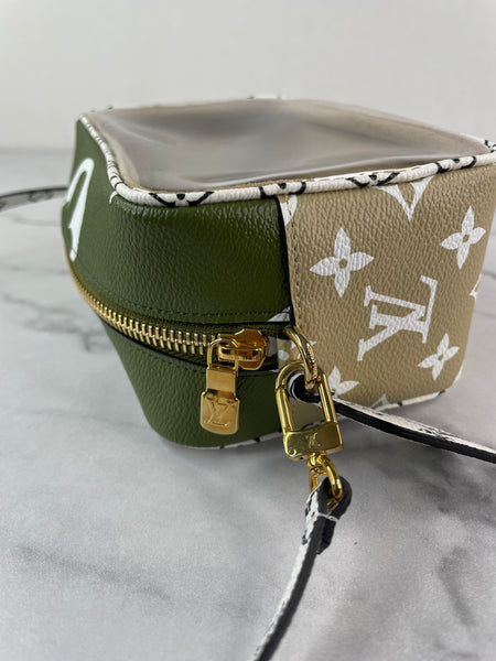 LOUIS VUITTON Monogram Kaki Giant Beach Pouch/Shoulder Bag