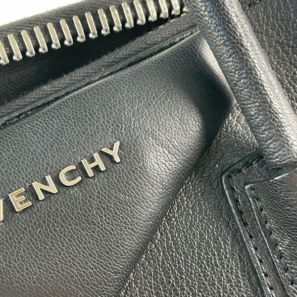 GIVENCHY Black Grained Leather Small Antigona Shoulder Bag