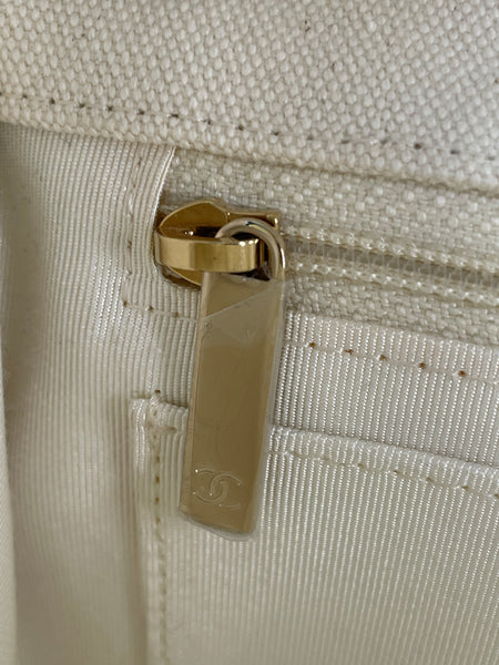 CHANEL Medium Classic Black/White Tweed Woven Single Flap Bag