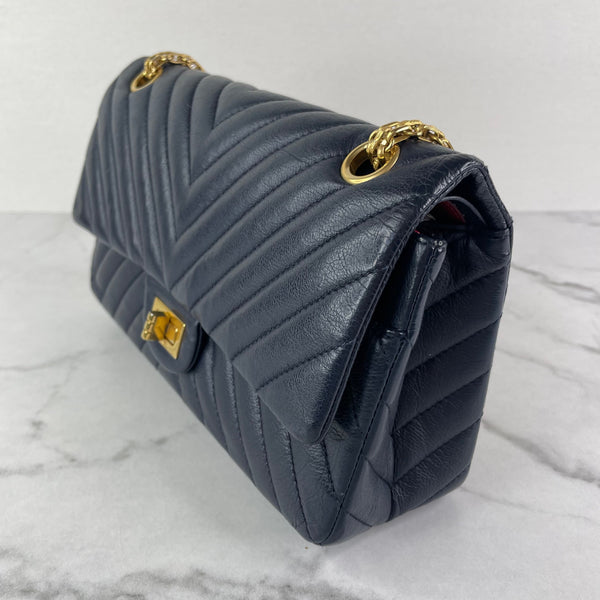 CHANEL Navy Blue Chevron Quilted 2.55 Reissue 225 Flap Crossbody/Shoulder Bag