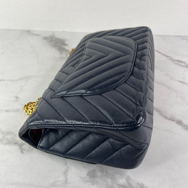 CHANEL Navy Blue Chevron Quilted 2.55 Reissue 225 Flap Crossbody/Shoulder Bag