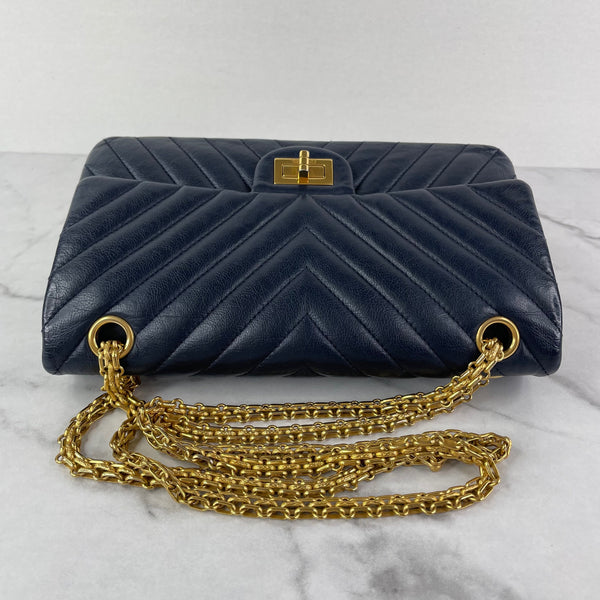 CHANEL Navy Blue Chevron Quilted 2.55 Reissue 225 Flap Crossbody/Shoulder Bag