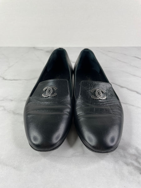 CHANEL CC Black Loafers Size 35.5