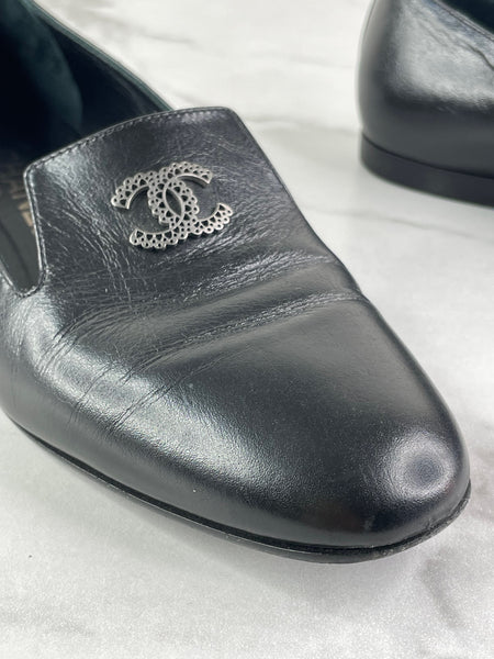 CHANEL CC Black Loafers Size 35.5
