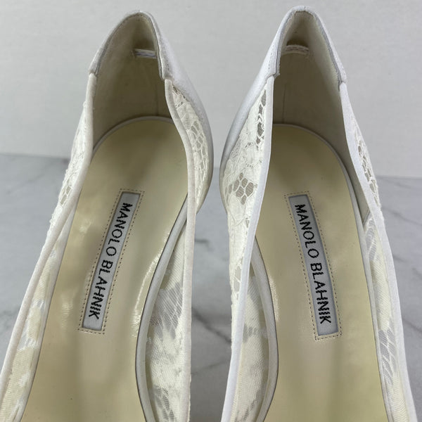 Manolo Blahnik HANGISI LACE Light Cream Lace Jewel Buckle Pumps Size 39.5