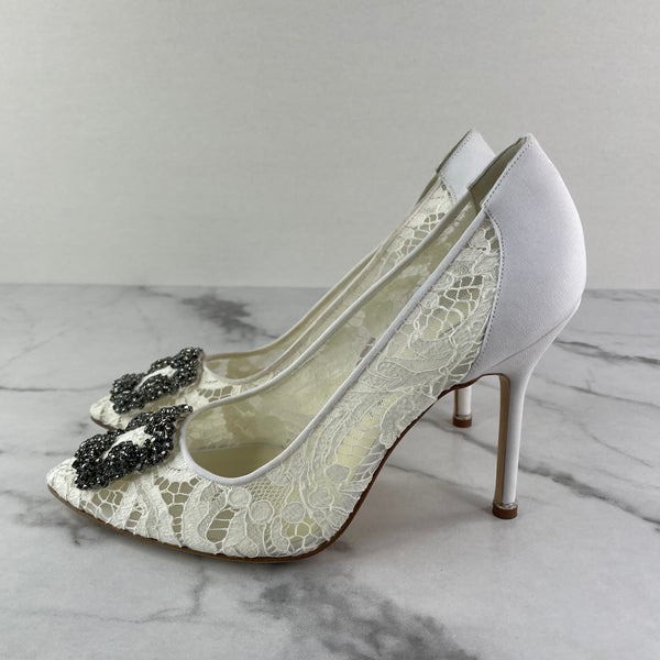 Manolo Blahnik HANGISI LACE Light Cream Lace Jewel Buckle Pumps Size 39.5