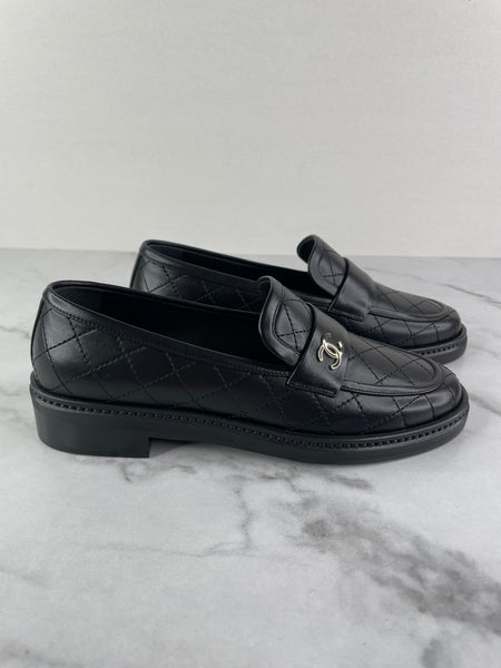CHANEL Black CC Logo Quilted Leather Loafers Size 35.5