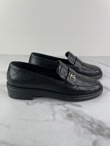 CHANEL Black CC Logo Quilted Leather Loafers Size 35.5