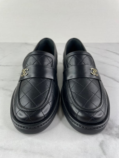 CHANEL Black CC Logo Quilted Leather Loafers Size 35.5