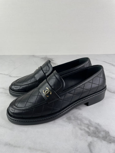 CHANEL Black CC Logo Quilted Leather Loafers Size 35.5