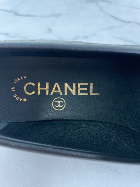 CHANEL Black CC Logo Quilted Leather Loafers Size 35.5
