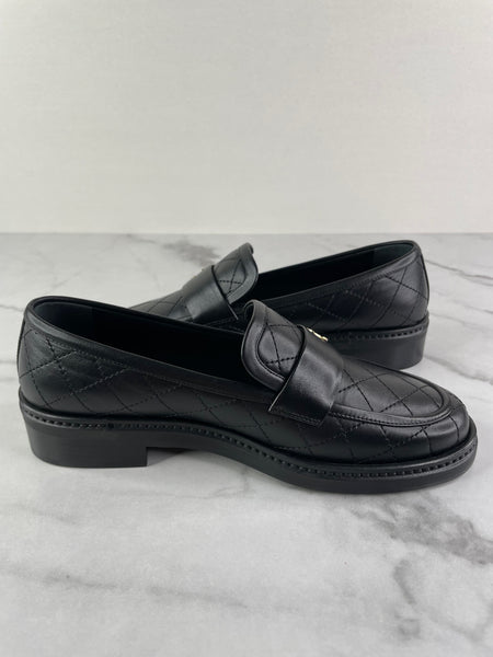 CHANEL Black CC Logo Quilted Leather Loafers Size 35.5