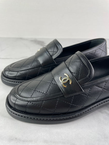 CHANEL Black CC Logo Quilted Leather Loafers Size 35.5