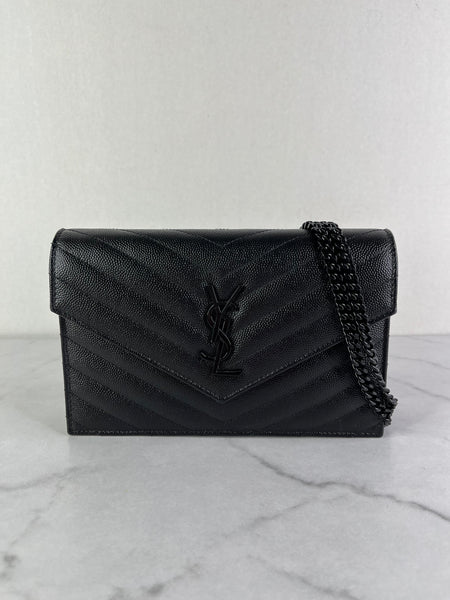 SAINT LAURENT BLACK GRAIN DE POUDRE LEATHER CASSANDRE ENVELOPE CHAIN WALLET Crossbody/Shoulder Bag