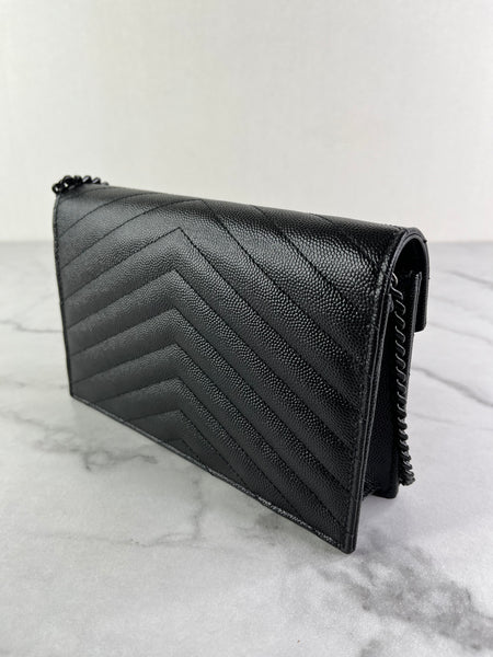SAINT LAURENT BLACK GRAIN DE POUDRE LEATHER CASSANDRE ENVELOPE CHAIN WALLET Crossbody/Shoulder Bag