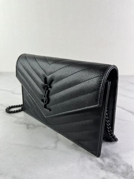 SAINT LAURENT BLACK GRAIN DE POUDRE LEATHER CASSANDRE ENVELOPE CHAIN WALLET Crossbody/Shoulder Bag