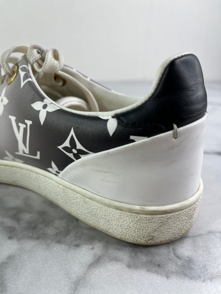 LOUIS VUITTON Frontrow Monogram White/Black Sneakers Size 35