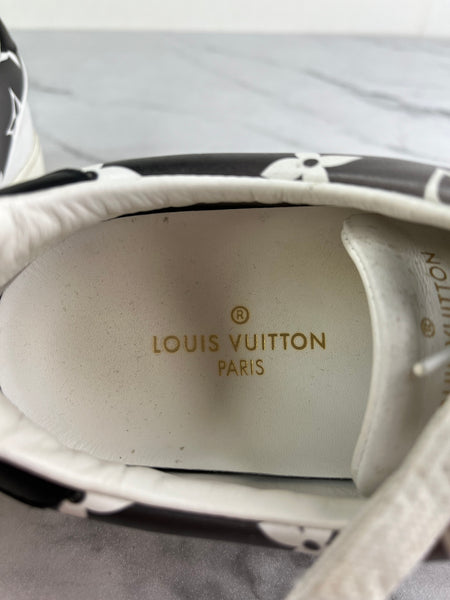 LOUIS VUITTON Frontrow Monogram White/Black Sneakers Size 35