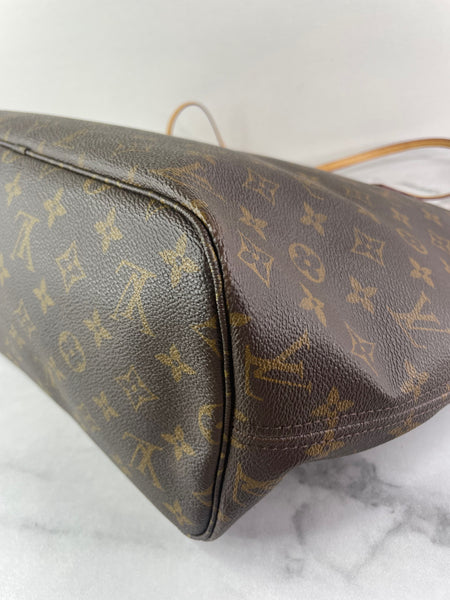 LOUIS VUITTON Monogram Neverfull MM Tote Bag