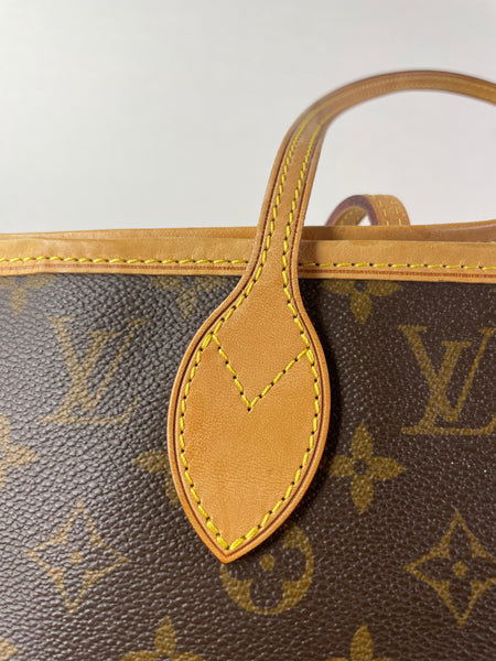 LOUIS VUITTON Monogram Neverfull MM Tote Bag