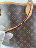 LOUIS VUITTON Monogram Neverfull MM Tote Bag