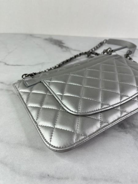 CHANEL Multi Pochette Metallic Silver Quilted Lambskin clutch/wallet/crossbody/shoulder bag