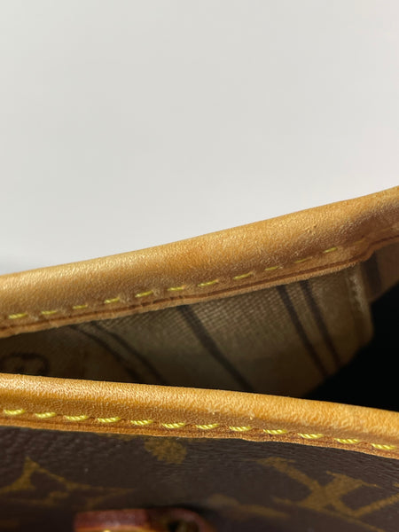 LOUIS VUITTON Monogram Neverfull MM Tote Bag