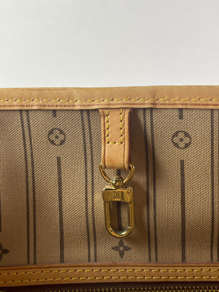 LOUIS VUITTON Monogram Neverfull MM Tote Bag