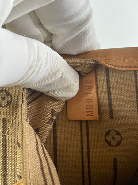 LOUIS VUITTON Monogram Neverfull MM Tote Bag