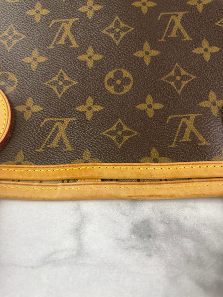 LOUIS VUITTON Monogram Neverfull MM Tote Bag