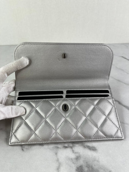 CHANEL Multi Pochette Metallic Silver Quilted Lambskin clutch/wallet/crossbody/shoulder bag