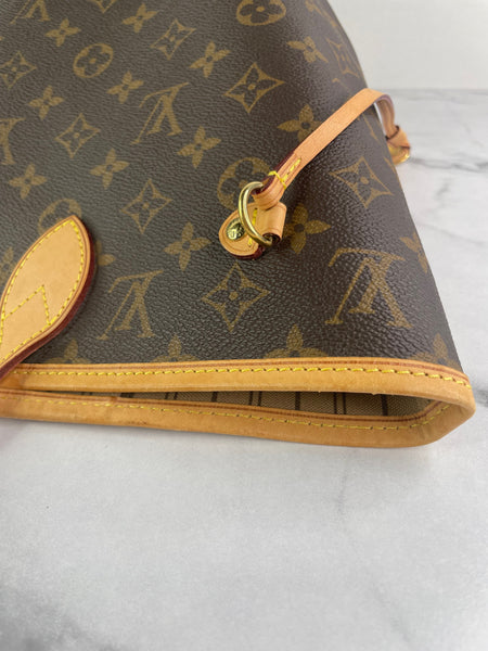 LOUIS VUITTON Monogram Neverfull MM Tote Bag