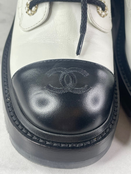 CHANEL White/Black Quilted Lace Up Combat Boots Size 37.5