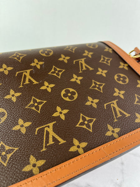 LOUIS VUITTON Monogram Reverse Dauphine MM