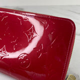 LOUIS VUITTON Pomme D'Amour Vernis Zippy Wallet