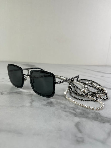 CHANEL CC Square Pearl Triple Chain Dark Silver/Grey Sunglasses