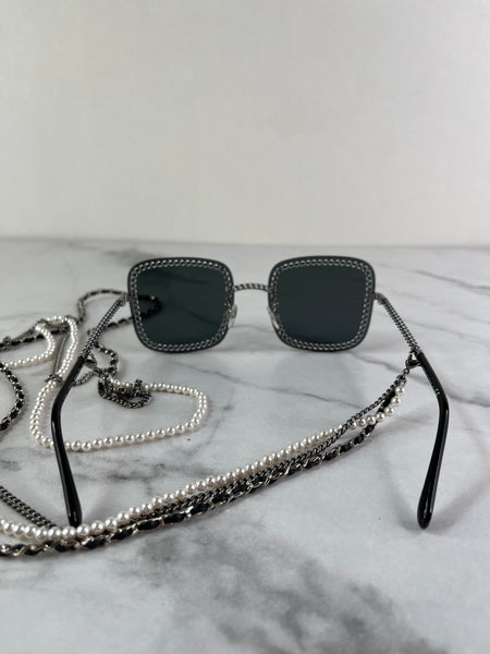 CHANEL CC Square Pearl Triple Chain Dark Silver/Grey Sunglasses