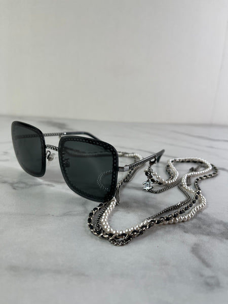 CHANEL CC Square Pearl Triple Chain Dark Silver/Grey Sunglasses