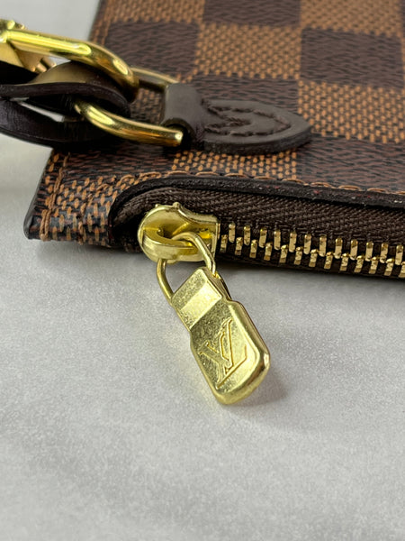 LOUIS VUITTON Damier Ebene Wristlet/Clutch
